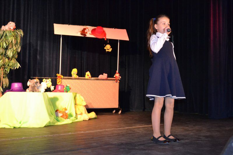 Na scenie kolneńskiego domu kultury pojawili się najlepsi mali recytatorzy z powiatu