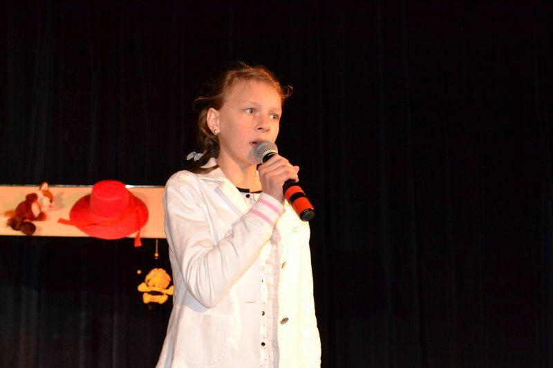 Na scenie kolneńskiego domu kultury pojawili się najlepsi mali recytatorzy z powiatu