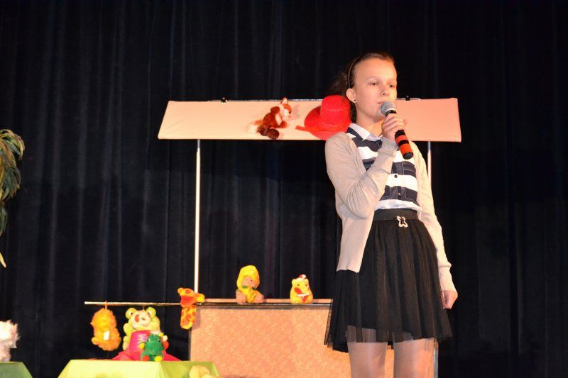 Na scenie kolneńskiego domu kultury pojawili się najlepsi mali recytatorzy z powiatu