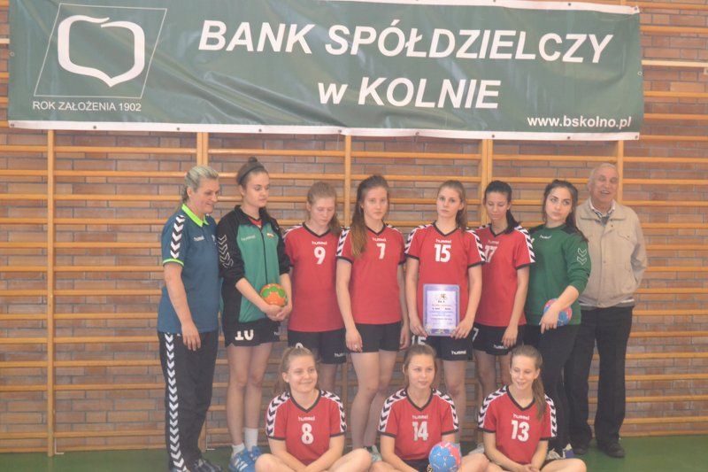 Drużyna z Kolna z pucharem za pierwsze miejsce