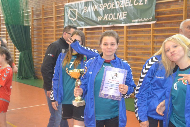 Drużyna z Kolna z pucharem za pierwsze miejsce