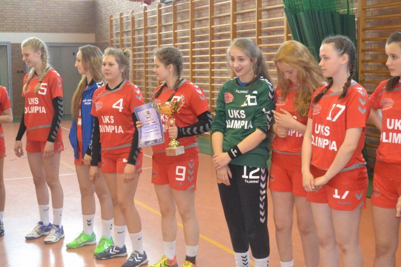 Drużyna z Kolna z pucharem za pierwsze miejsce