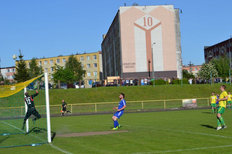 Kanonada w spotkaniu z Krynkami. Kolejny hat-trick Gwiazdy