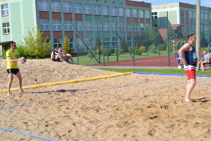 Turniej siatkówki plażowej oblegany przez zawodników