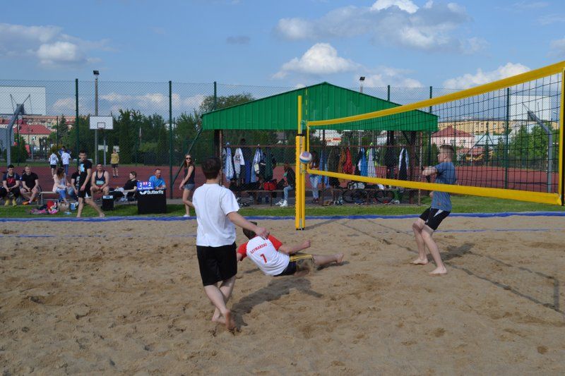 Turniej siatkówki plażowej oblegany przez zawodników