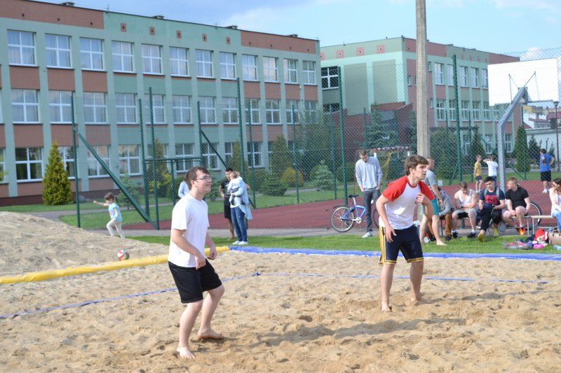 Turniej siatkówki plażowej oblegany przez zawodników