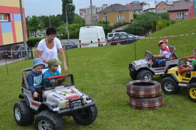 Dzień Dziecka z atrakcjami zorganizowano również w kolneńskim  przedszkolu (zobacz zdjęcia)
