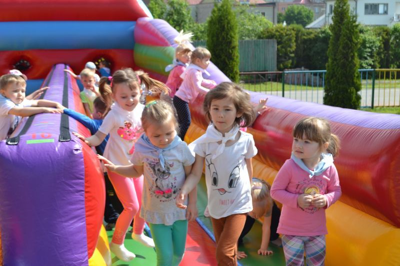 Dzień Dziecka z atrakcjami zorganizowano również w kolneńskim  przedszkolu (zobacz zdjęcia)