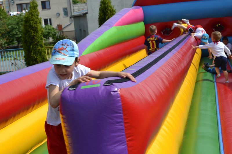 Dzień Dziecka z atrakcjami zorganizowano również w kolneńskim  przedszkolu (zobacz zdjęcia)