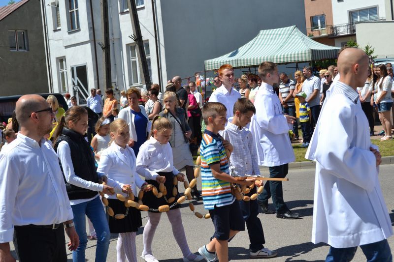 Obchodzimy uroczystość Najświętszego Ciała i Krwi Chrystusa. Zobacz relację fotograficzną z procesji Bożego Ciała