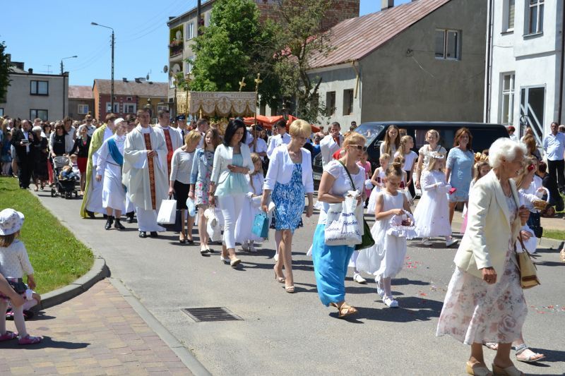 Obchodzimy uroczystość Najświętszego Ciała i Krwi Chrystusa. Zobacz relację fotograficzną z procesji Bożego Ciała
