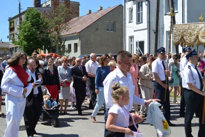 Obchodzimy uroczystość Najświętszego Ciała i Krwi Chrystusa. Zobacz relację fotograficzną z procesji Bożego Ciała