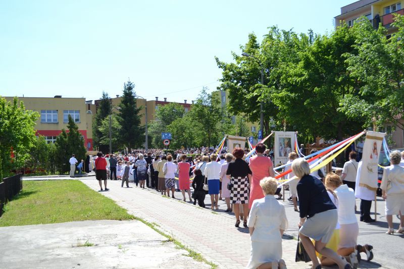 Obchodzimy uroczystość Najświętszego Ciała i Krwi Chrystusa. Zobacz relację fotograficzną z procesji Bożego Ciała
