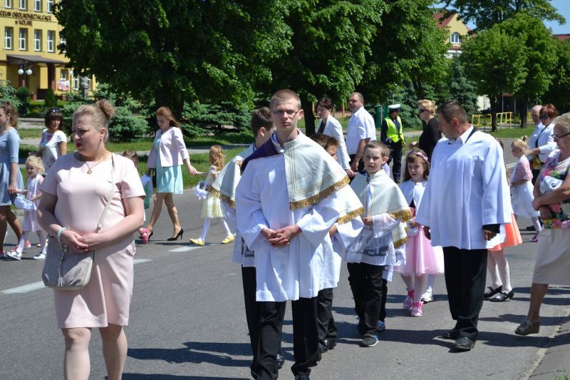 Obchodzimy uroczystość Najświętszego Ciała i Krwi Chrystusa. Zobacz relację fotograficzną z procesji Bożego Ciała