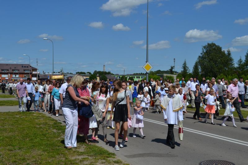 Obchodzimy uroczystość Najświętszego Ciała i Krwi Chrystusa. Zobacz relację fotograficzną z procesji Bożego Ciała