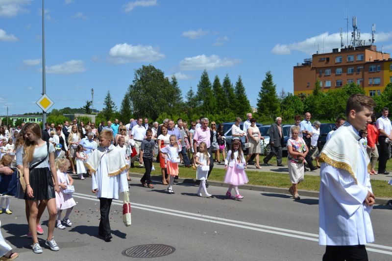 Obchodzimy uroczystość Najświętszego Ciała i Krwi Chrystusa. Zobacz relację fotograficzną z procesji Bożego Ciała
