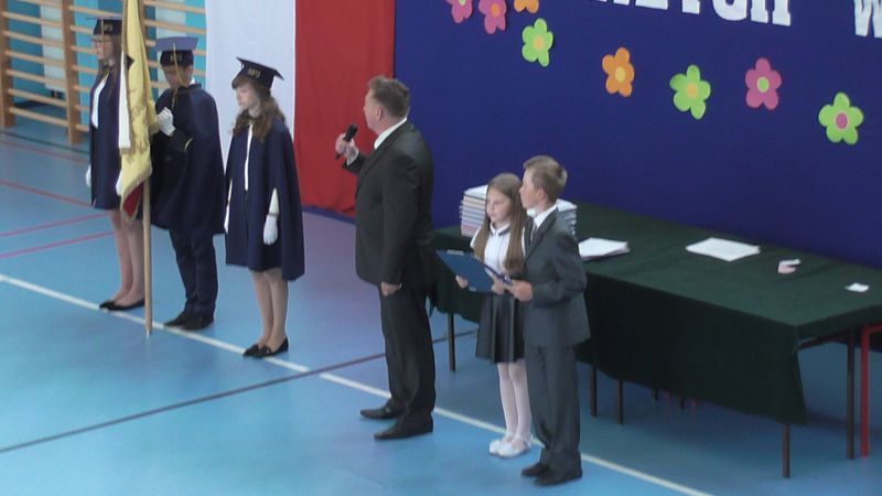 Zobacz relacje foto i video z zakończenia roku szkolnego w kolneńskich szkołach