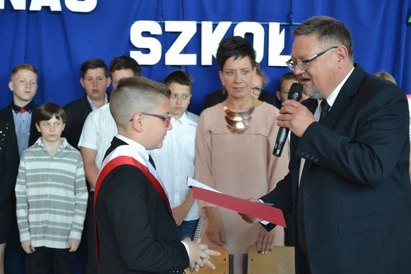 Zobacz relacje foto i video z zakończenia roku szkolnego w kolneńskich szkołach