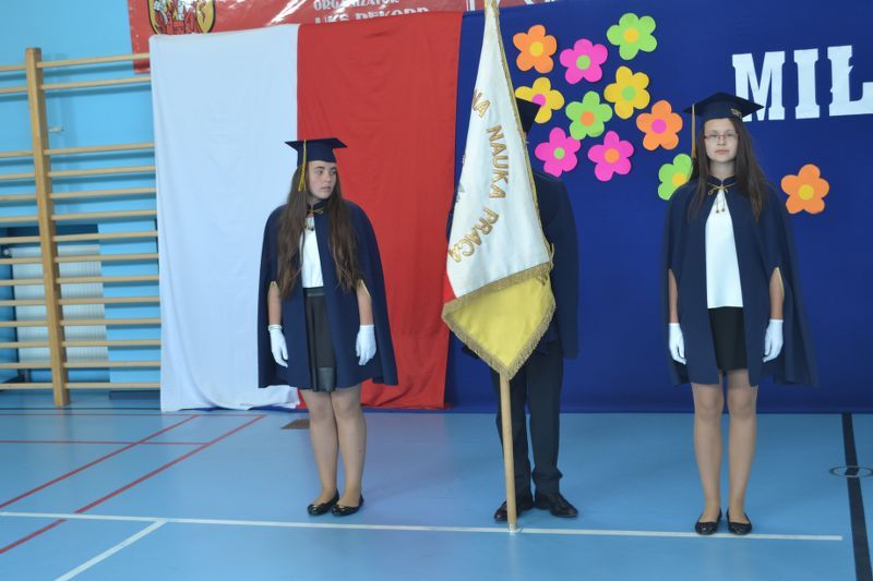 Zobacz relacje foto i video z zakończenia roku szkolnego w kolneńskich szkołach