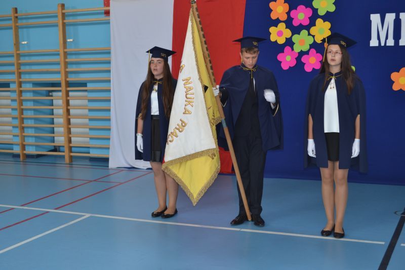 Zobacz relacje foto i video z zakończenia roku szkolnego w kolneńskich szkołach