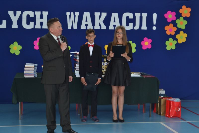 Zobacz relacje foto i video z zakończenia roku szkolnego w kolneńskich szkołach