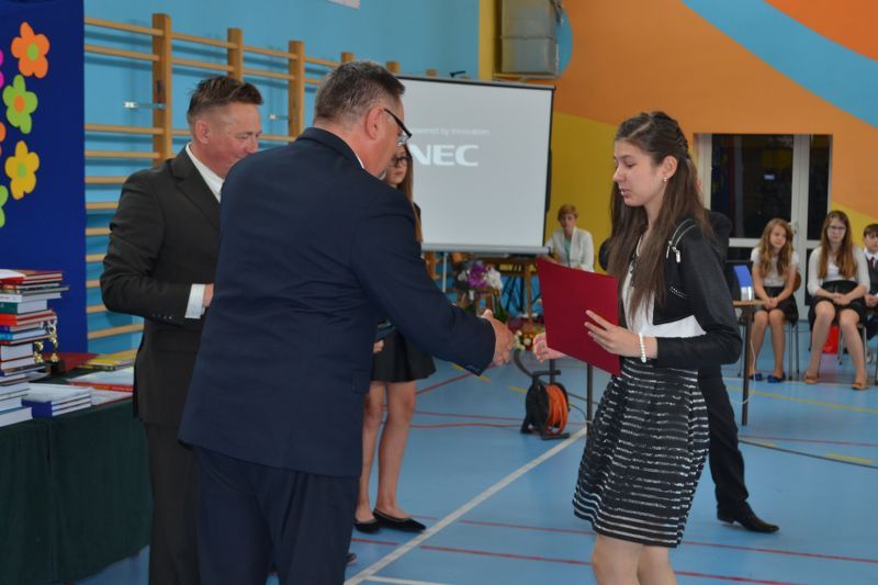 Zobacz relacje foto i video z zakończenia roku szkolnego w kolneńskich szkołach
