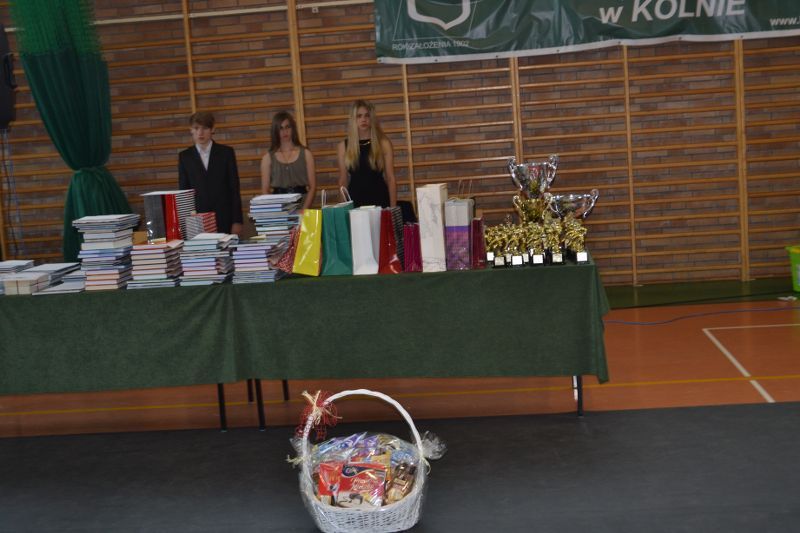 Zobacz relacje foto i video z zakończenia roku szkolnego w kolneńskich szkołach