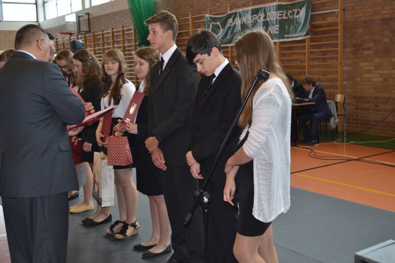 Zobacz relacje foto i video z zakończenia roku szkolnego w kolneńskich szkołach