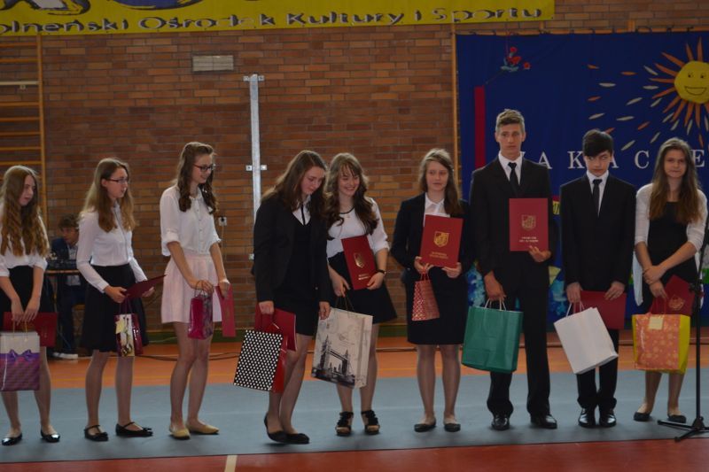 Zobacz relacje foto i video z zakończenia roku szkolnego w kolneńskich szkołach