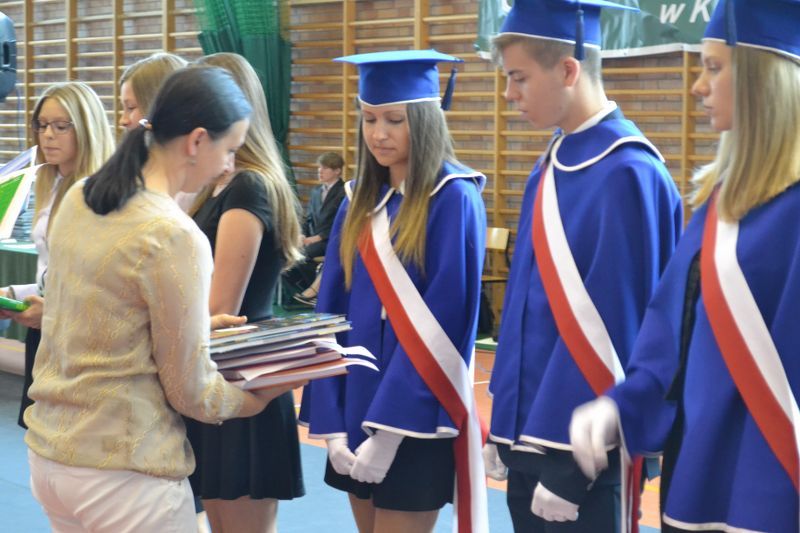 Zobacz relacje foto i video z zakończenia roku szkolnego w kolneńskich szkołach