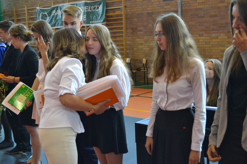 Zobacz relacje foto i video z zakończenia roku szkolnego w kolneńskich szkołach