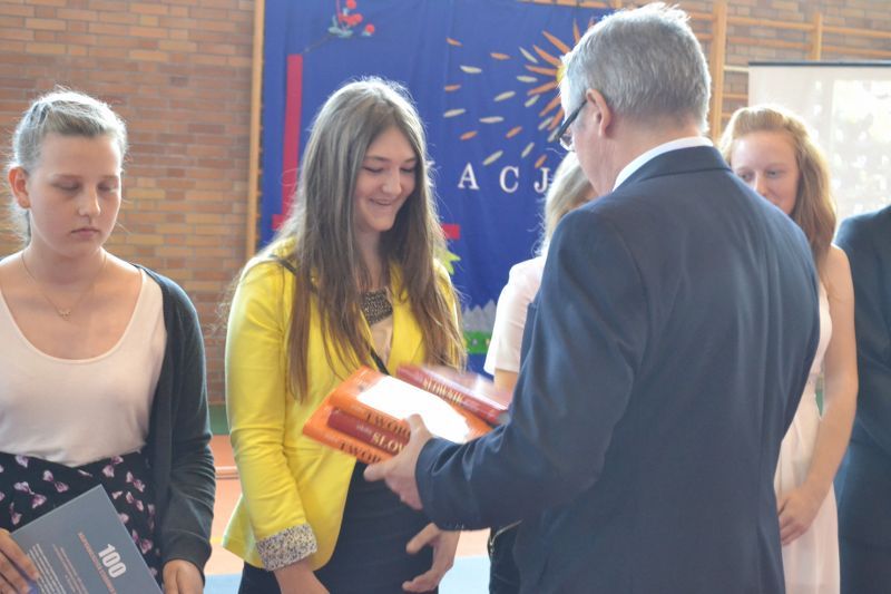 Zobacz relacje foto i video z zakończenia roku szkolnego w kolneńskich szkołach