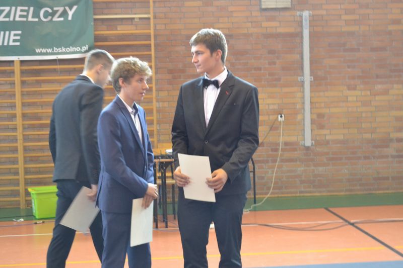 Zobacz relacje foto i video z zakończenia roku szkolnego w kolneńskich szkołach
