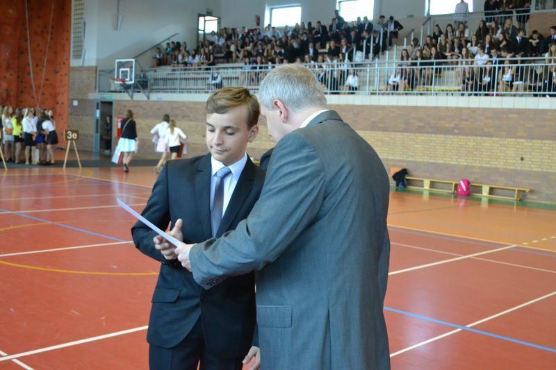 Zobacz relacje foto i video z zakończenia roku szkolnego w kolneńskich szkołach