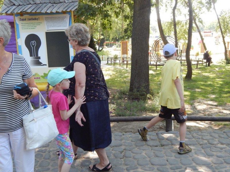 Rozrywka i Edukacja: Sposób na wakacje!