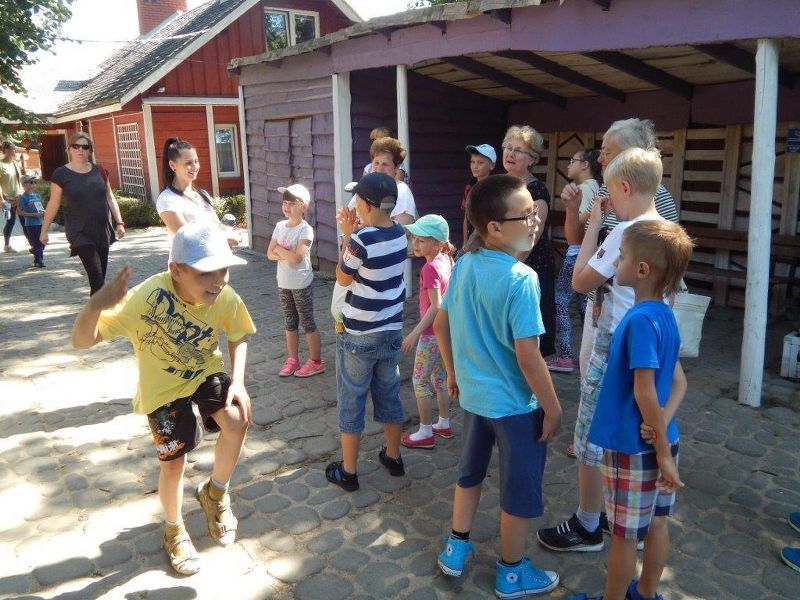 Rozrywka i Edukacja: Sposób na wakacje!