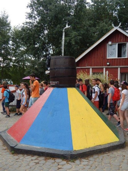 Rozrywka i Edukacja: Sposób na wakacje!