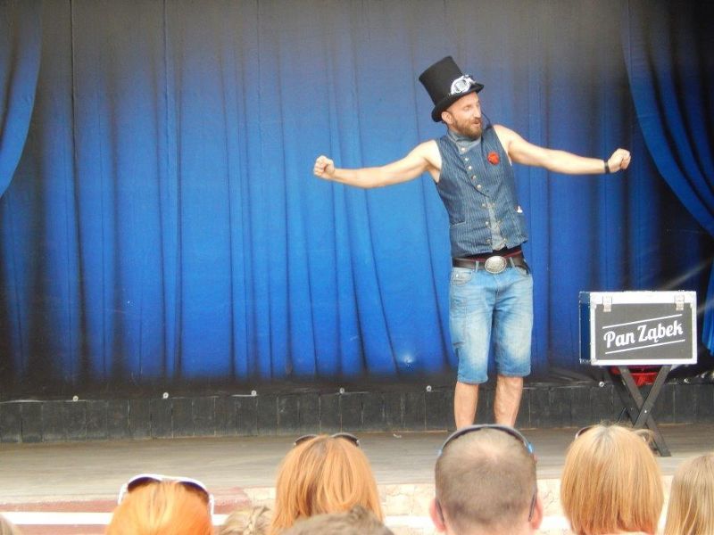 Rozrywka i Edukacja: Sposób na wakacje!