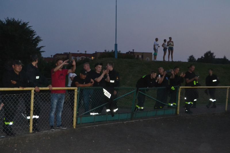 Wczoraj wieczorem strażacy z PSP Kolno oraz OSP w KSRG uczestniczyli wspólnie z Lotniczym Pogotowiem Ratunkowym w  ćwiczeniach na kolneńskim stadionie