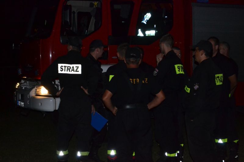 Wczoraj wieczorem strażacy z PSP Kolno oraz OSP w KSRG uczestniczyli wspólnie z Lotniczym Pogotowiem Ratunkowym w  ćwiczeniach na kolneńskim stadionie