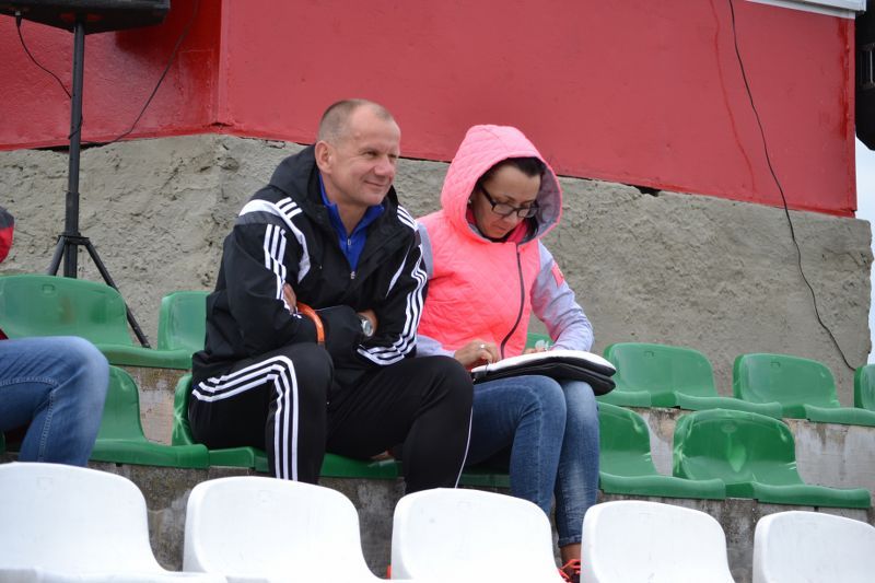Demolka na stadionie w Kolnie. W roli głównej młodzi piłkarze Orła