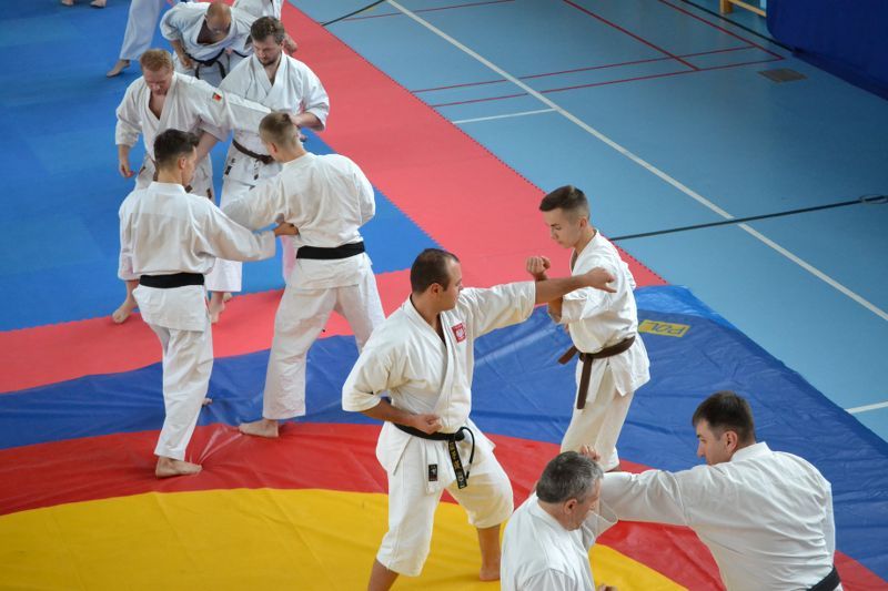Mistrz karate poprowadził zajęcia w Kolnie. Zobacz foto i video