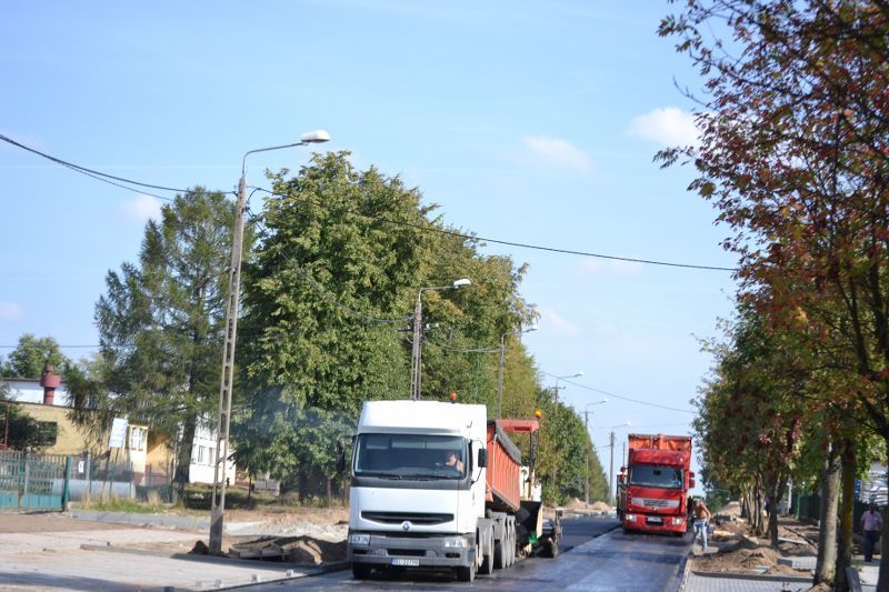 Firma z Łomży kończy remont kolneńskich ulic. Trzeba jeszcze pomalować pasy