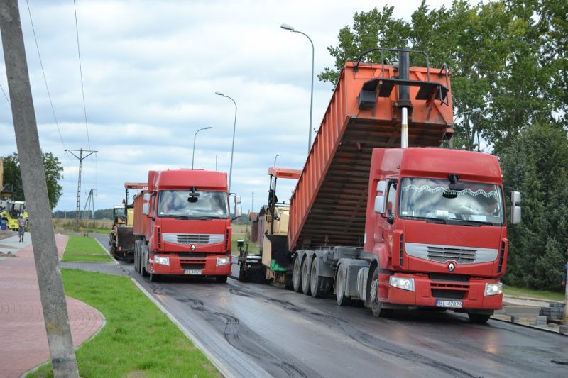 Firma z Łomży kończy remont kolneńskich ulic. Trzeba jeszcze pomalować pasy
