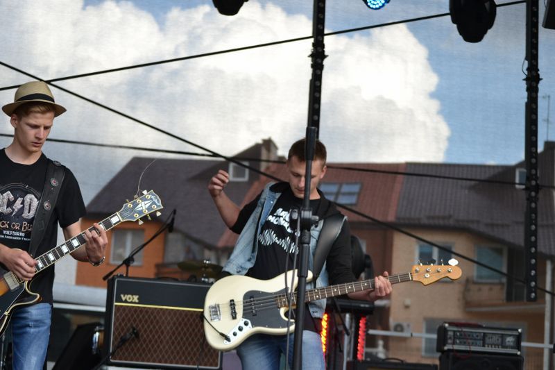 Szczytny cel, znakomity koncert i pogoda do kitu (zobacz zdjęcia)