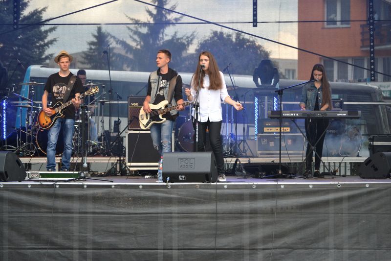Szczytny cel, znakomity koncert i pogoda do kitu (zobacz zdjęcia)