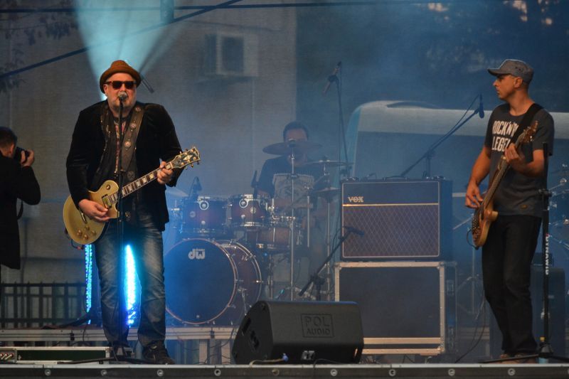 Szczytny cel, znakomity koncert i pogoda do kitu (zobacz zdjęcia)