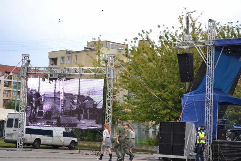 Szczytny cel, znakomity koncert i pogoda do kitu (zobacz zdjęcia)