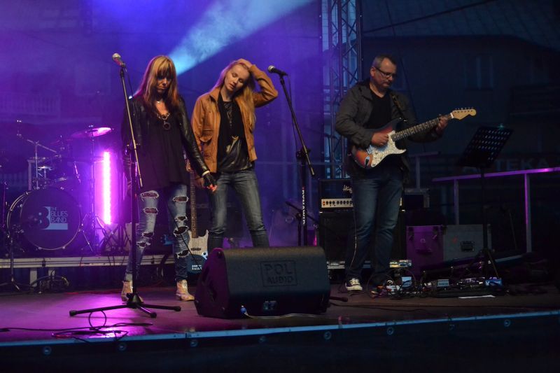 Szczytny cel, znakomity koncert i pogoda do kitu (zobacz zdjęcia)