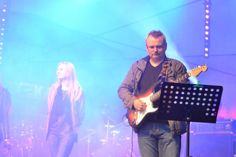 Szczytny cel, znakomity koncert i pogoda do kitu (zobacz zdjęcia)